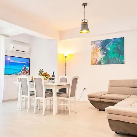 Riva Lake 2 Bedroom Lake View Apartment Mamaia