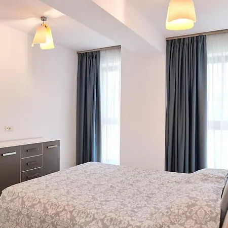 Apartment Riva Lake 2 Bedroom Lake View *