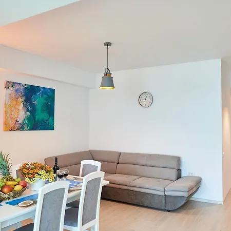 Riva Lake 2 Bedroom Lake View *