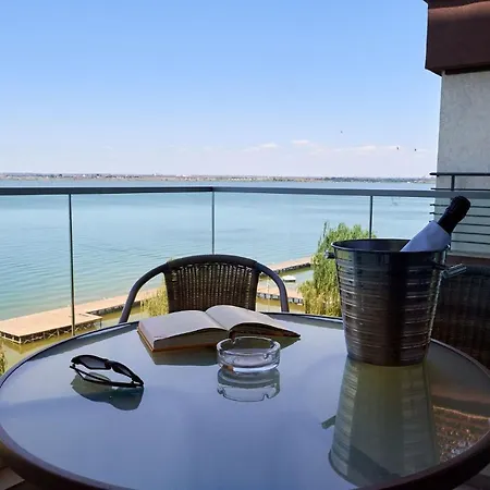 Riva Lake 2 Bedroom Lake View Apartment *