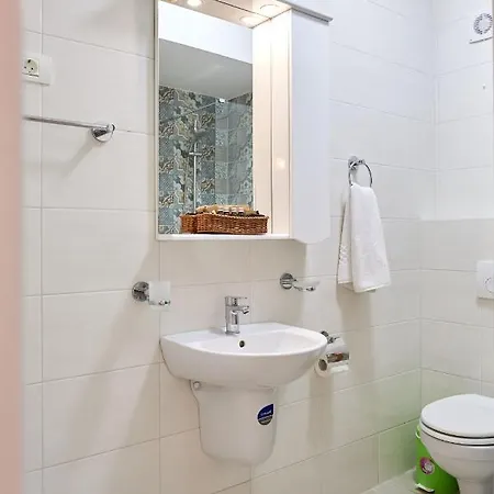 Apartment Riva Lake 2 Bedroom Lake View *