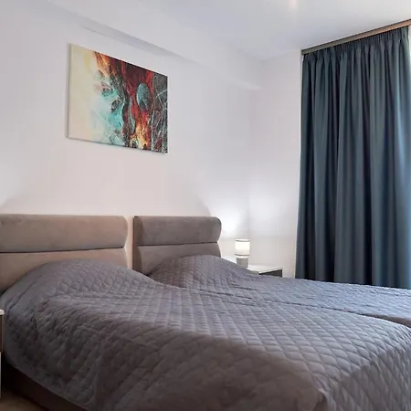 Riva Lake 2 Bedroom Lake View Mamaia