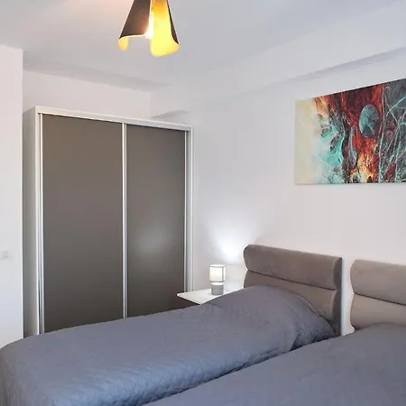 Riva Lake 2 Bedroom Lake View *