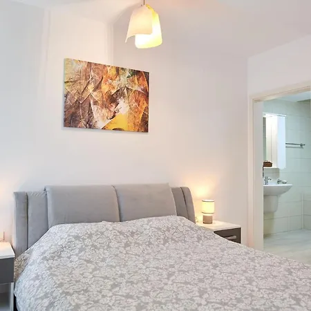 Riva Lake 2 Bedroom Lake View * Mamaia